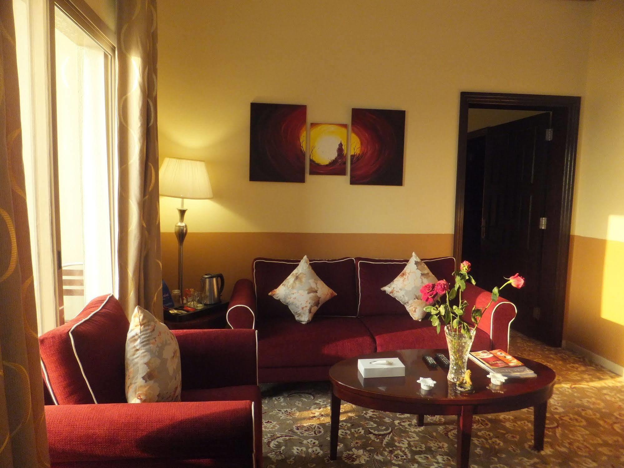 City Hotel Ras al-Khaimah Exterior foto